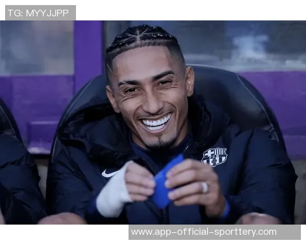 拉菲尼亚安慰弗里克？记者：输切尔西后弗里克感到精疲力竭